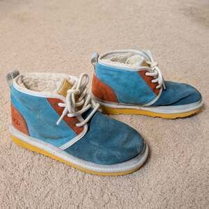 UGG Neumel Mashup Colorblock Suede Boots – Kids/Youth Size 4